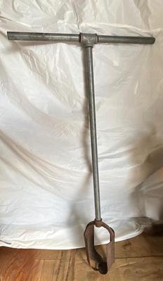 Vintage Post hold digger