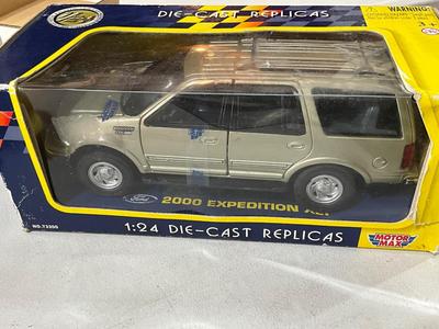 Die-Cast Ford Expedition replica w/Di-Cast Amoco Vintage Airplane Bank