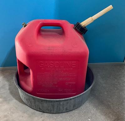 Red 5Gal Gas container with galvanized oil pan