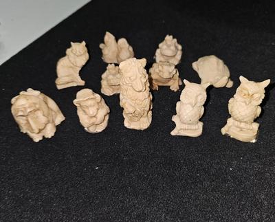 Sale Photo Thumbnail #78: Animal Resin Chess Figures
