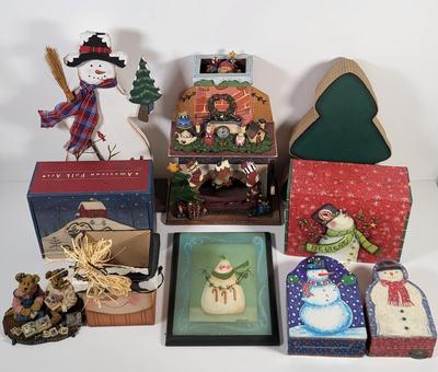 LOT 100G: Multiple Christmas Holiday Decorations and Containers