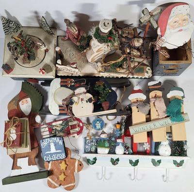 LOT 122G: Various Vintage Christmas Holiday Decorations