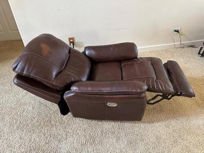 ASHLEY FURNITURE ELECTRIC LEATHER RECLINER
