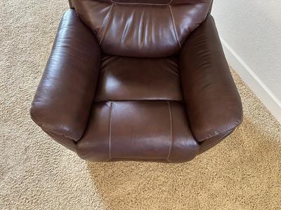 ASHLEY FURNITURE ELECTRIC LEATHER RECLINER