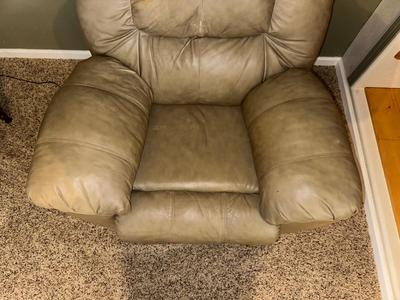 OVERSTUFFED COMFY RECLINER