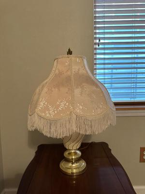 SOLID WOOD END TABLE WITH TABLE LAMP