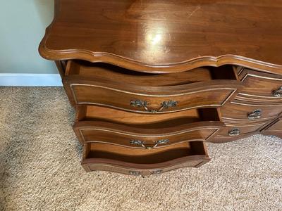 9 DRAWER DRESSER WITH MIRROR