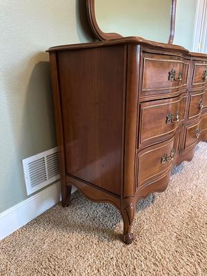 9 DRAWER DRESSER WITH MIRROR