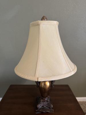 END TABLE WITH LAMP