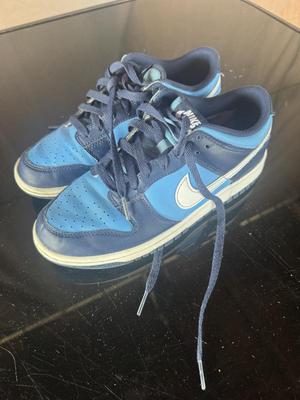 2 PAIRS OF NIKE TENNIS SHOES