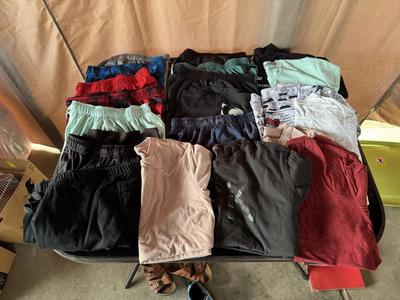 LADIES CASUAL CLOTHES SIZE MEDIUM