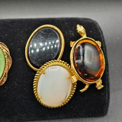 LOT 2J: Vintage Brooches and Pair of Earrings
