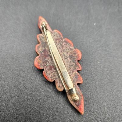 LOT 9J: Vintage Bakelite Bar Pin and More