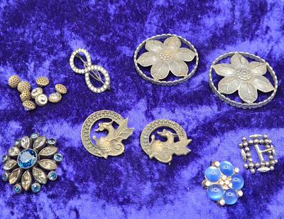 LOT 11J: Variety of Antique Buttons, Shoe Clips, and More