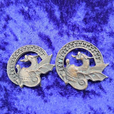 LOT 11J: Variety of Antique Buttons, Shoe Clips, and More