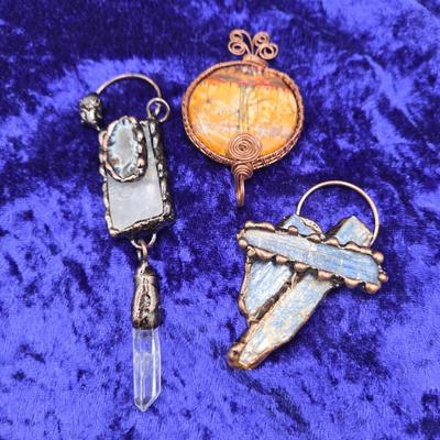 LOT 14J: Artisan Crystal, Druzy, and Gemstone Pendants
