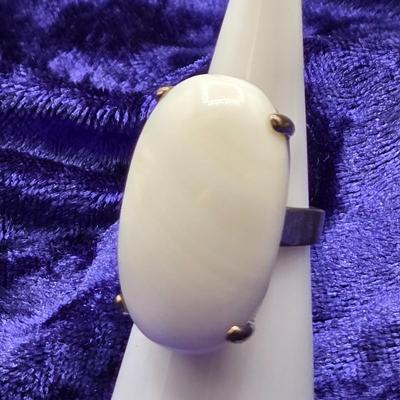 LOT 16: Assorted Vintage Rings