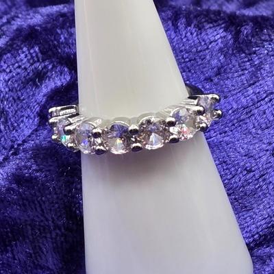 LOT 16: Assorted Vintage Rings