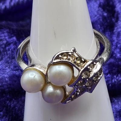 LOT 16: Assorted Vintage Rings