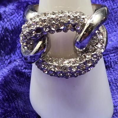 LOT 16: Assorted Vintage Rings