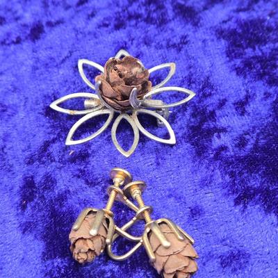 LOT 18J: Antique Jewelry in Autumn Colors