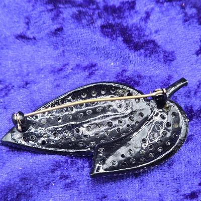 LOT 19J: Gemstone Foo Dog Pendant, Antique Czech Glass Brooch, and More