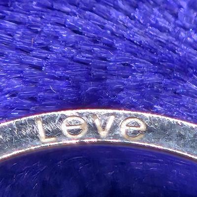 LOT 23J: 18K White Gold Cartier 750 love Wedding Band/ Size 9/ 4,2 Grams