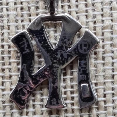LOT 31J: 925 Silver MLB NY Yankees 16 Inch Necklace