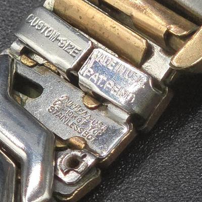 LOT 39J: Elgin 17 Jewels Watch