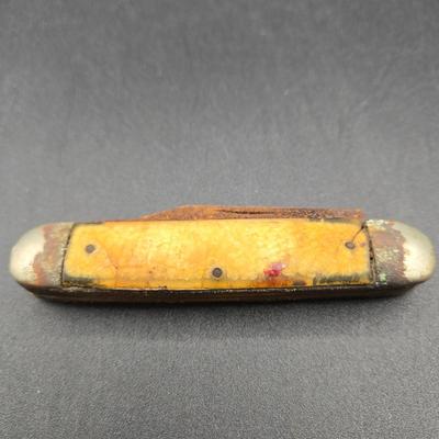 LOT 40J: Various Pocket Knives