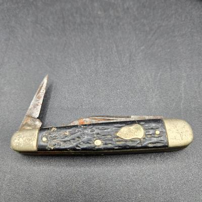 LOT 40J: Various Pocket Knives