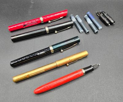 LOT 45J: Collection of Fountain Pens