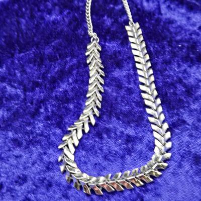 LOT 49J: Collection of All Sorts of Jewelry