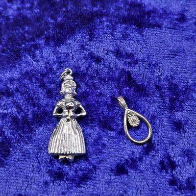 LOT 49J: Collection of All Sorts of Jewelry