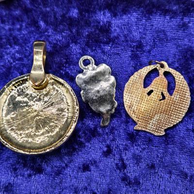 LOT 49J: Collection of All Sorts of Jewelry