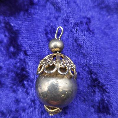 LOT 49J: Collection of All Sorts of Jewelry