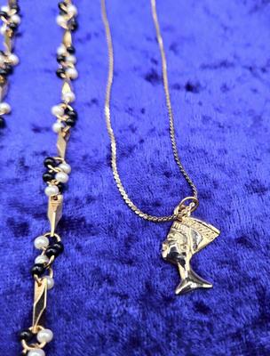 LOT 54J: Multiple Gold Tone Necklaces Ranging 17-19 Inches