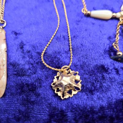 LOT 54J: Multiple Gold Tone Necklaces Ranging 17-19 Inches