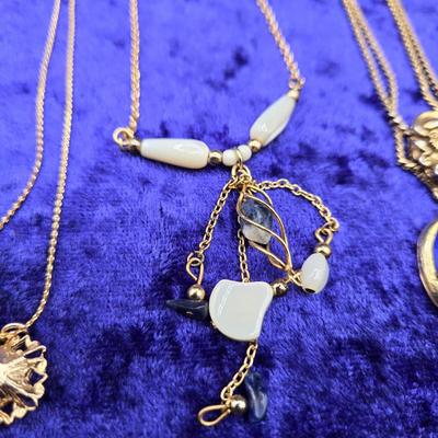 LOT 54J: Multiple Gold Tone Necklaces Ranging 17-19 Inches