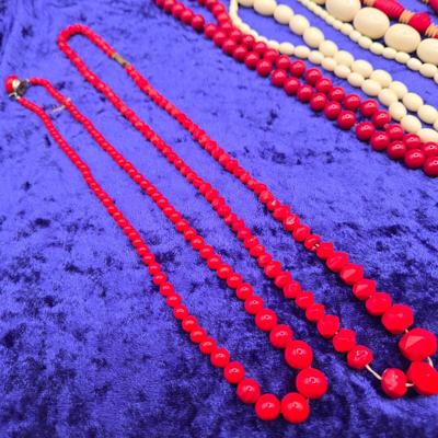 LOT 58J: Antique Vintage Necklaces, Brooches, and More