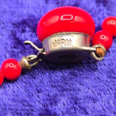 LOT 58J: Antique Vintage Necklaces, Brooches, and More