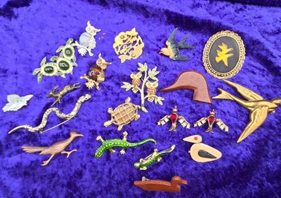 LOT 61J: Lizards and Turtles and Snakes, Oh My!! Various Animal Pins