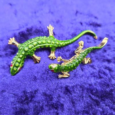 LOT 61J: Lizards and Turtles and Snakes, Oh My!! Various Animal Pins