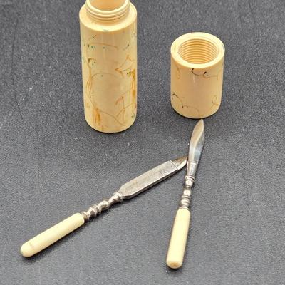 LOT 78: Vintage Men's Leather Shaving Case, Phinney Walker Travel Alarm Clock, Art Deco Travel Manicure Kit, and More