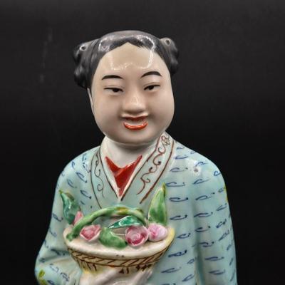 LOT 82: Republican Period Chinese Porcelain Figurine
