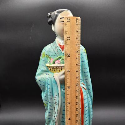 LOT 83: Vintage Republic Period Chinese Porcelain Figurine