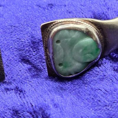LOT 89J: Sterling Silver and Jade Cuff Bracelet / 37.4 gtw