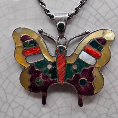 LOT 90J: 18.5 Inch Sterling Silver Inlaid Butterfly Necklace / 17.7 gtw