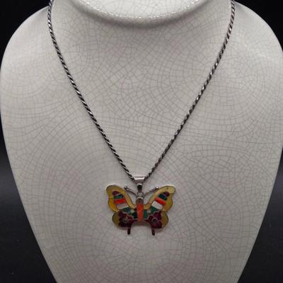 LOT 90J: 18.5 Inch Sterling Silver Inlaid Butterfly Necklace / 17.7 gtw
