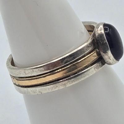 LOT 97J: Four Sterling Silver Rings and One Adjustable Toe Ring / 14.5 gtw